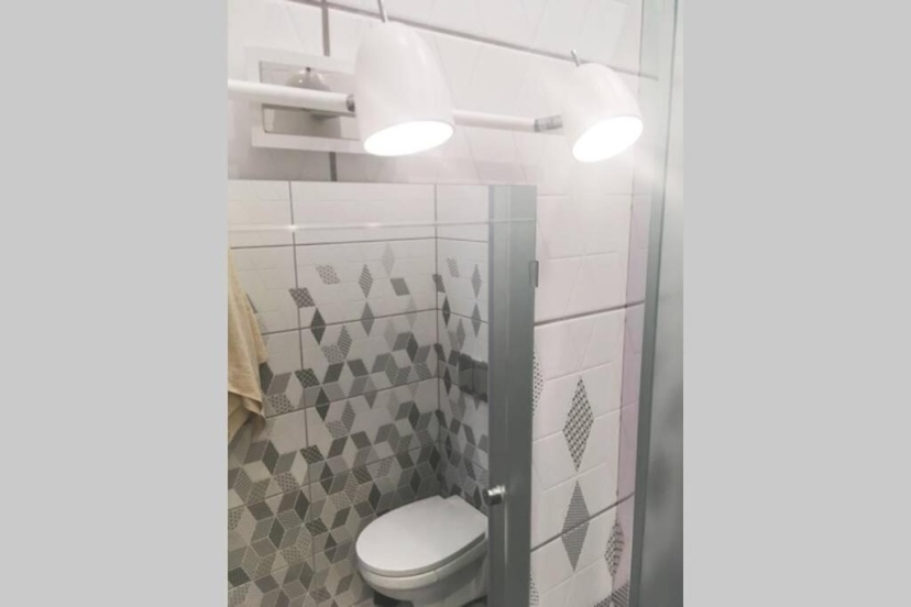 Self check in/out. 4 can stay. Free parking. Lejas 5a-25. — отель с удобствами в риге