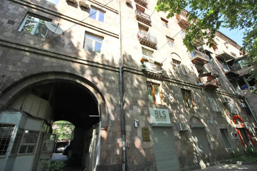 1 Bedroom Apartment near Vernissage — отзывы гостей и цены