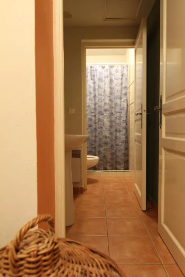1 Bed Flat - Sleeps 3 - Pets - Wifi 2 — отель в Праге, Чешская Республика