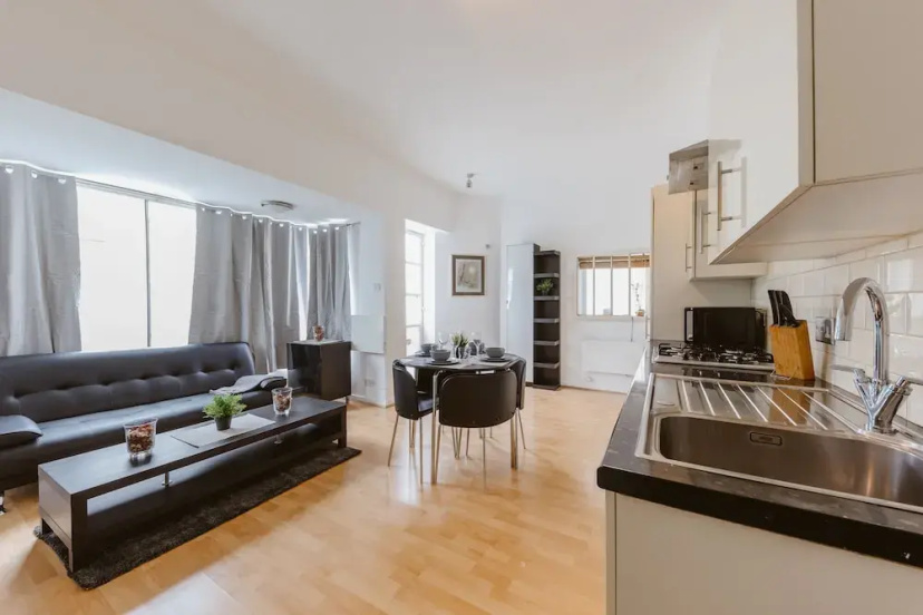 Цены на Marina Apartment Canary Wharf в Лондоне