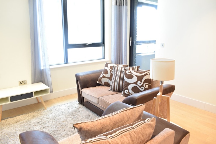 Brand New One Bedroom Apartment in Battersea — забронировать отель в Лондоне