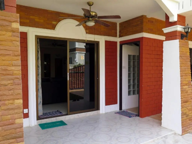 GARDEN VILLA - PATTAYA HOLIDAY HOUSE WALKING STREET 4 bedrooms 4 — отель в Паттайе, Таиланд