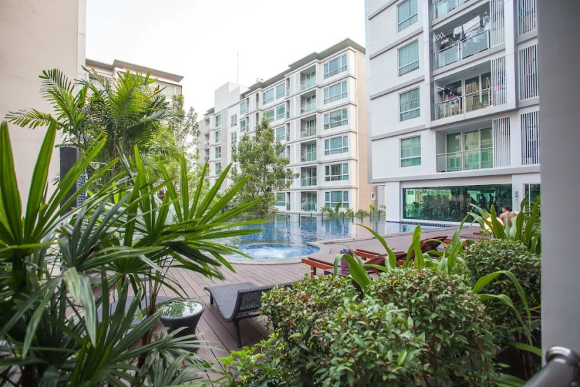 Sukhumvit 64 Pool View Apartment — комфортный отель в Бангкоке