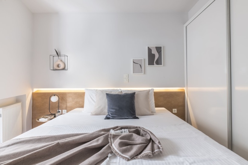 Elegant 2BR Apartment in Kolonaki — отель с удобным расположением в Афины
