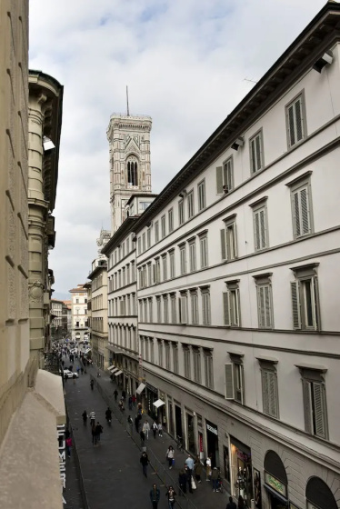 Цены на Speziali 1-deluxe Apartment in Repubblica's Square в Флоренции