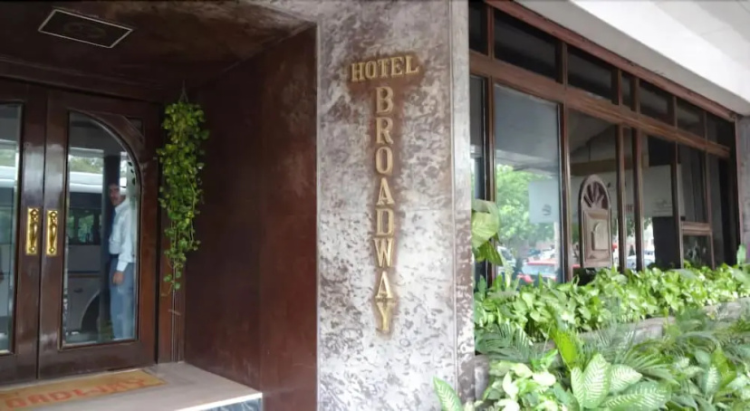 Hotel Broadway Delhi — комфортный отель в Дели