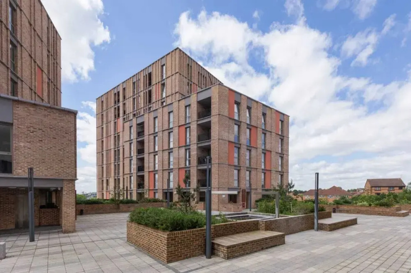 3br-sleeps8-central London-parking — отель с удобным расположением в Лондоне