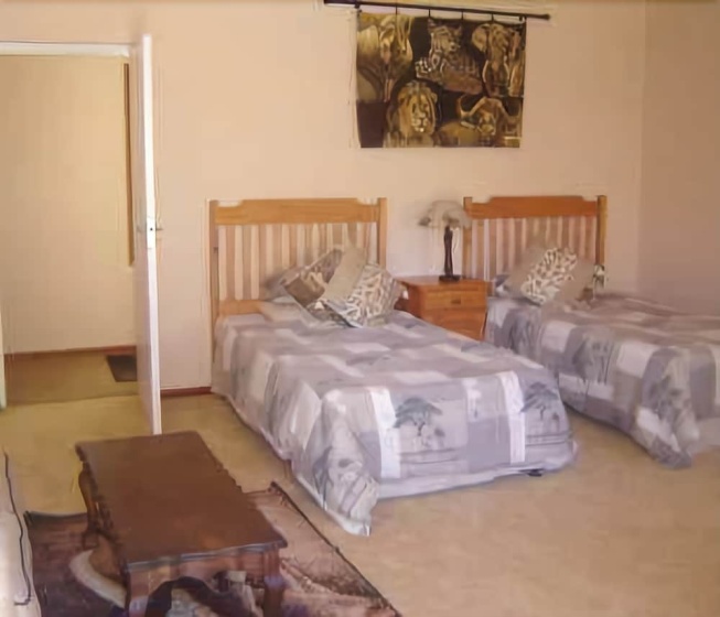 Цены на Mooring House Guest Lodge в Кейптауне