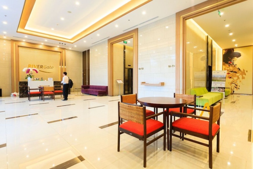 Infinity Pool Signature - Saigon Rivergate — отель с удобствами в Хошимине