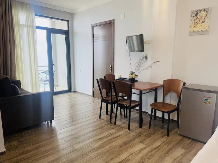 Otel' IVERI BEACH — забронировать отель в Кобулети
