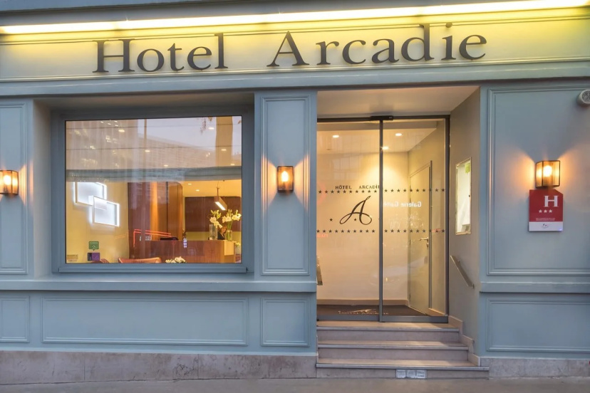 Сравните цены на Hotel Arcadie Montparnasse в Париже
