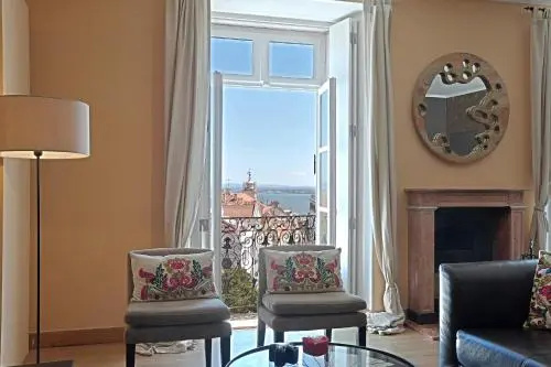 Localtraveling Downtown - Family Apartments — отель с удобствами в Лиссабоне