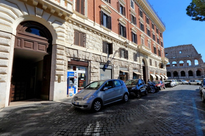 Residenza Colosseo Relais — отель с удобным расположением в Риме
