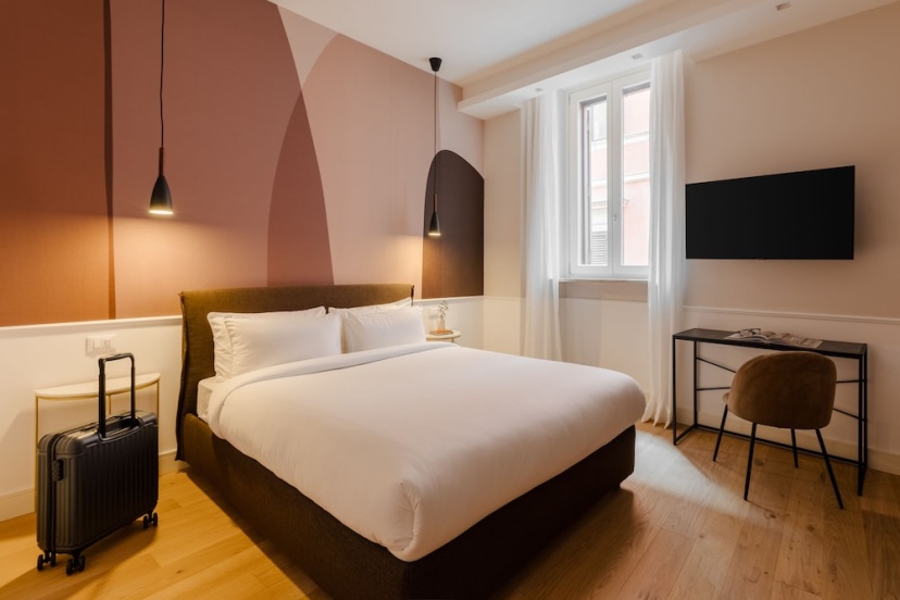 Цены на Sonder by Marriott Bonvoy Antinoo Apartments Piazza del Parlamento в Риме