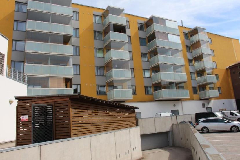 NEW Modern 4-room Apartment with big Balcony in Center of Tallinn — отель в таллине, Эстония