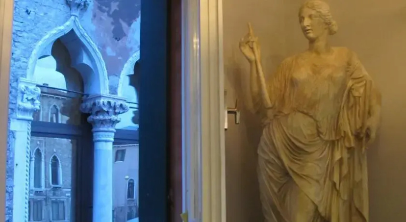Domus Venetia — отель в Венеции, Италия