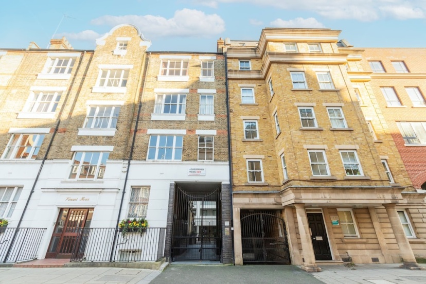 Modern 3BR in London's Westminster — отель с удобным расположением в Лондоне