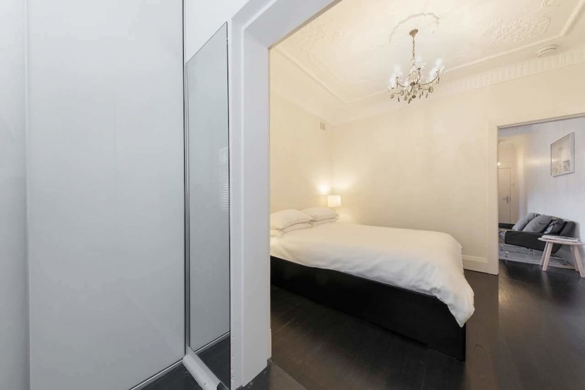 Bondi Beach Prime with Sunroom H405 — отель с удобным расположением в Сиднее