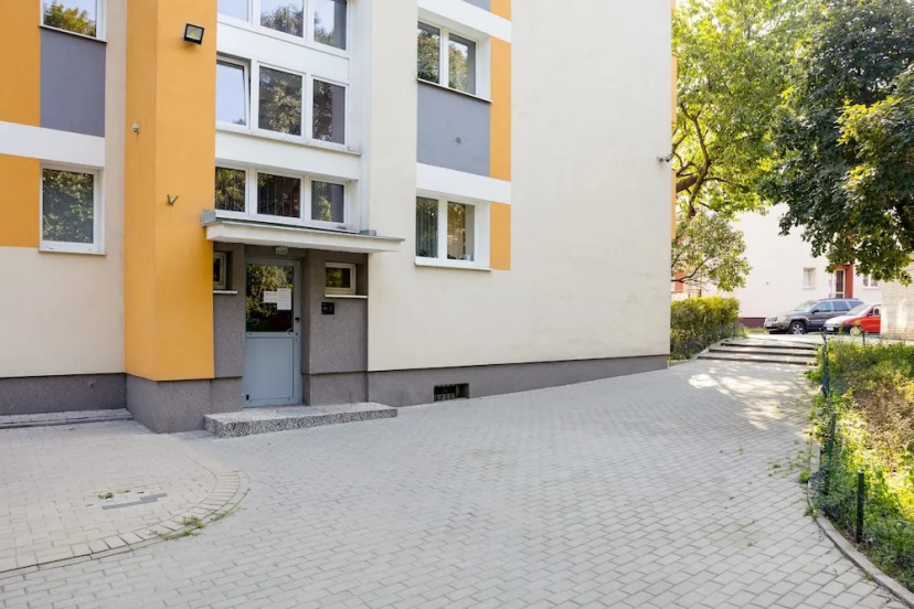 Klimatyczne Studio Metro Slodowiec — забронировать отель в Варшаве