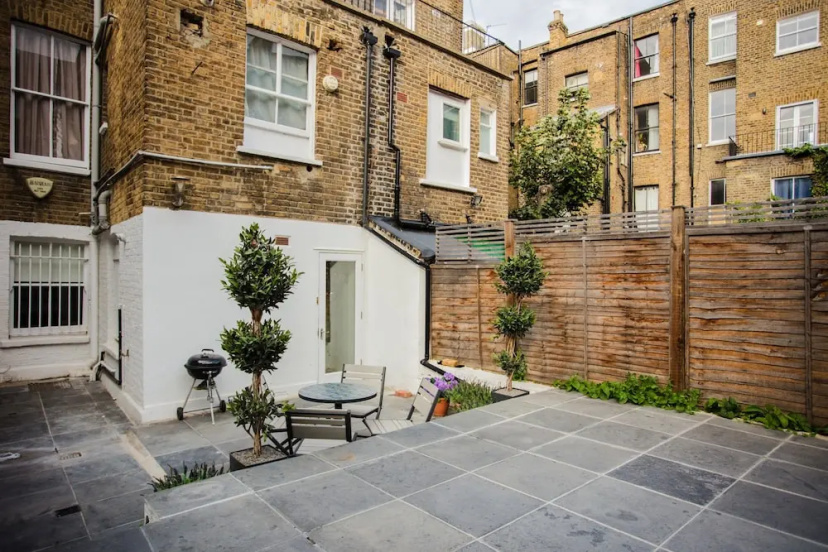 1 Bedroom Garden Flat in Fulham — забронировать отель в Лондоне