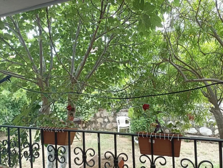 Denize 10 dk, agaclar icerisinde muhtesem villa — отель в Гёйнюк, Турция