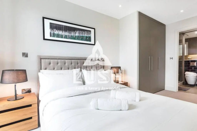 Modern, Stylish PENTHOUSE Apartment next to Wembley Stadium! — отель с удобным расположением в Лондоне