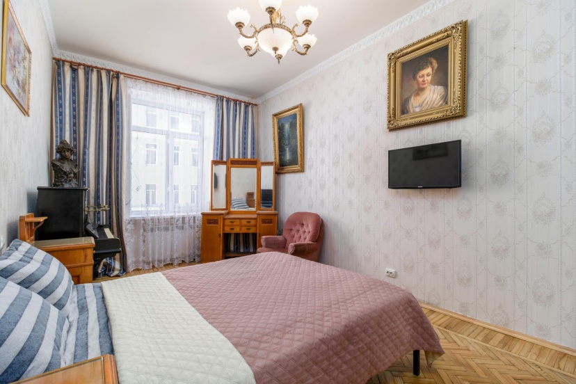 Sutki Rent (Сутки Рент) у Александровского парка — забронировать отель в Санкт-Петербурге