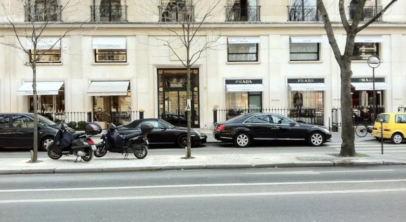 Appartement Avenue Montaigne — отель с удобствами в Париже