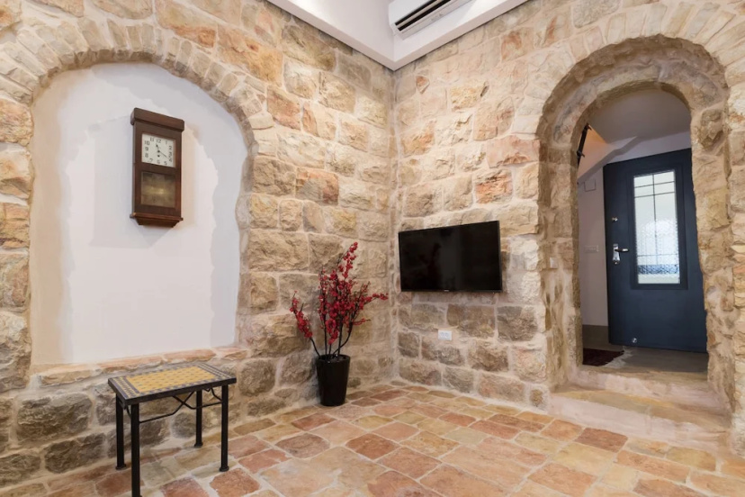 Best Location Jerusalem Stone Apartment — отель в Иерусалим, Израиль