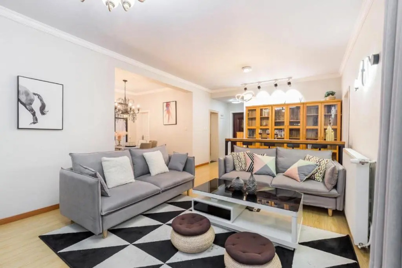Цены на Xintiandi Luxury Suite near Lujiabang Road в Шанхае