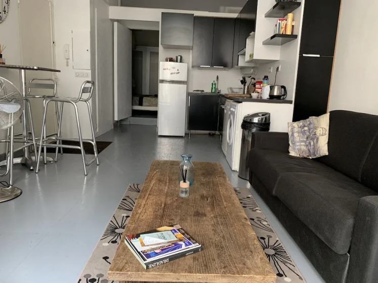 Цены на Artistic Apartment Center of Paris в Париже