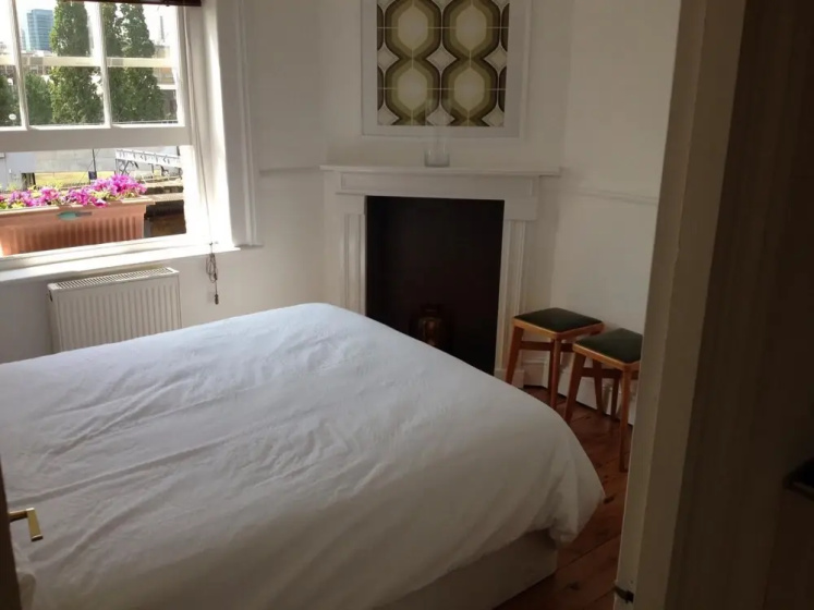 Large Shoreditch 2/dbl bed Loft apt — комфортный отель в Лондоне