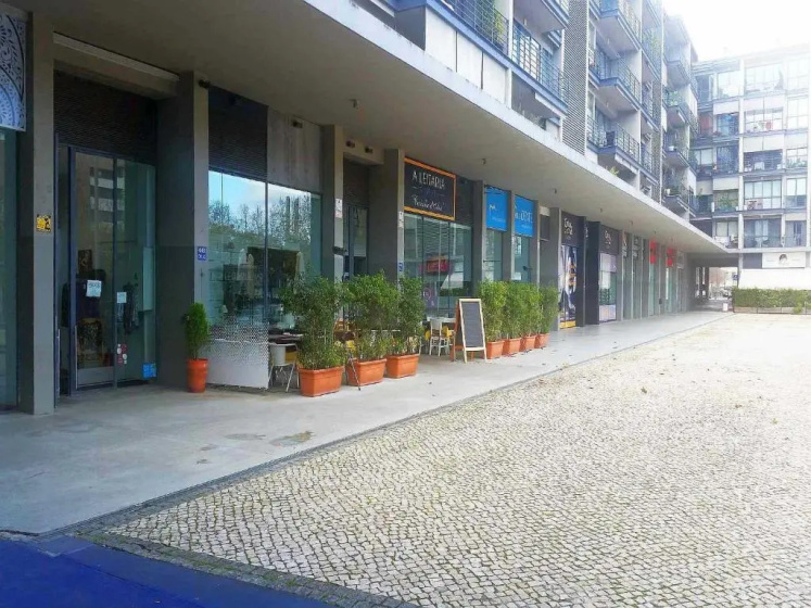 Parque Nacoes Prime Apartments 13 — отель с удобным расположением в Лиссабоне