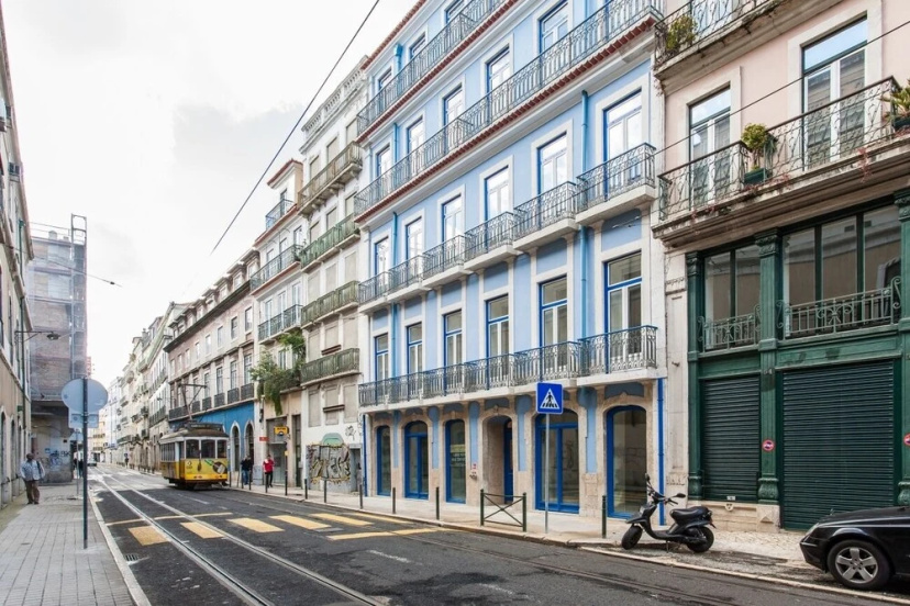 Blue Bica I Apartment Rentexperience 3 — отель в Лиссабоне, Португалия