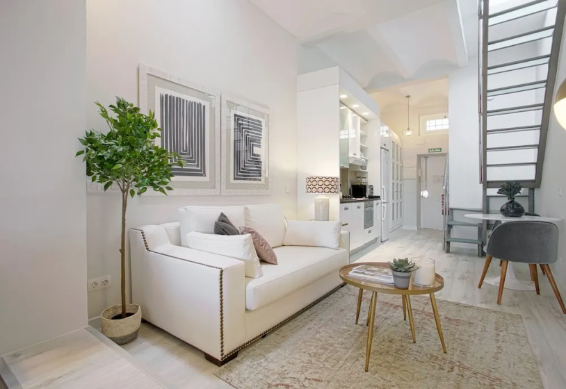 Penthouse With Private Terrace & Balcony in Plaza Mayor Square. Plaza Mayor IV — отель в Мадриде, Испания