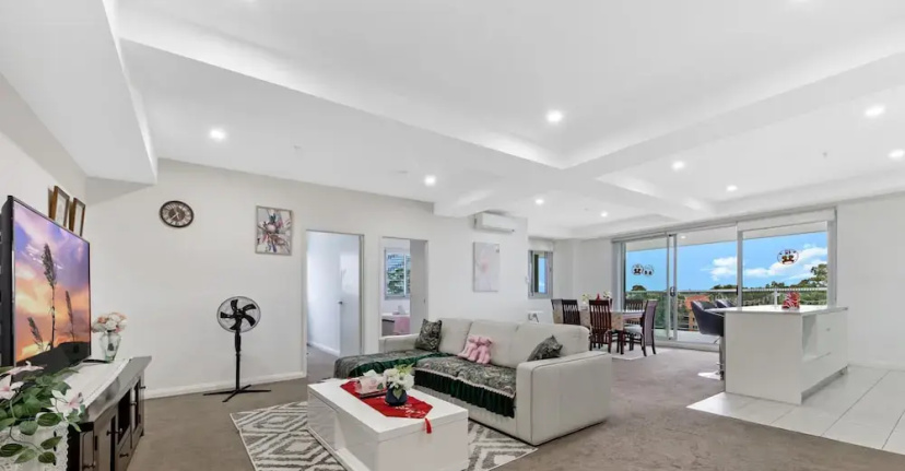 Цены на Kozyguru | Blacktown | 3 Bedroom Apt в Сиднее