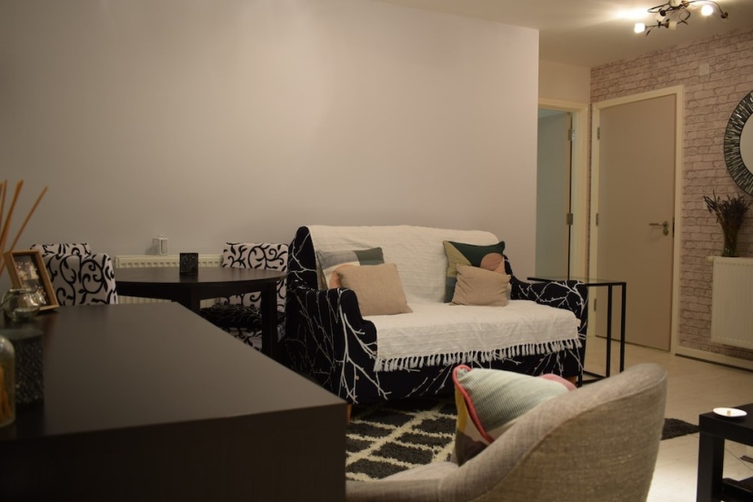 Modern 1 Bedroom Apartment With Balcony — отель в Лондоне, Соединенное Королевство