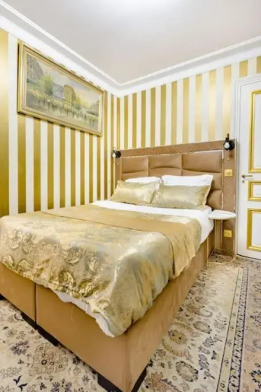 Premium studio 2 minutes walk from Champs-Elysees — отель с удобным расположением в Париже