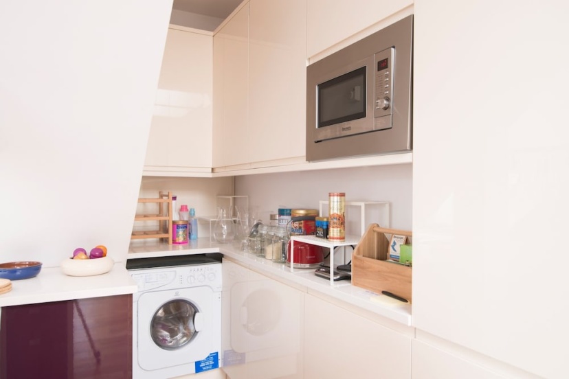 Bright 1 Bedroom Apartment in Kilburn — комфортный отель в Лондоне