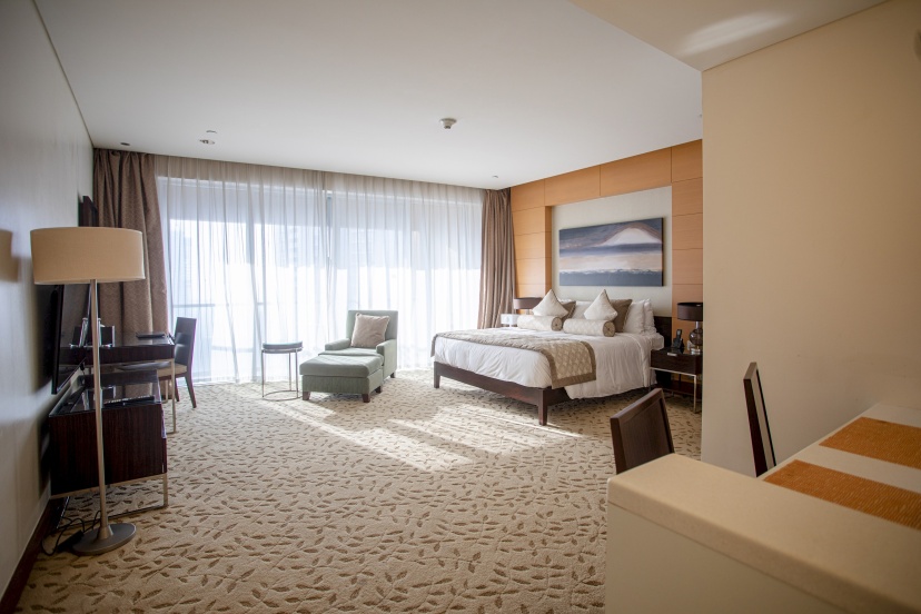 Spacious Studio Partial Burjview at The Address Dubai Mall — комфортный отель в Дубае