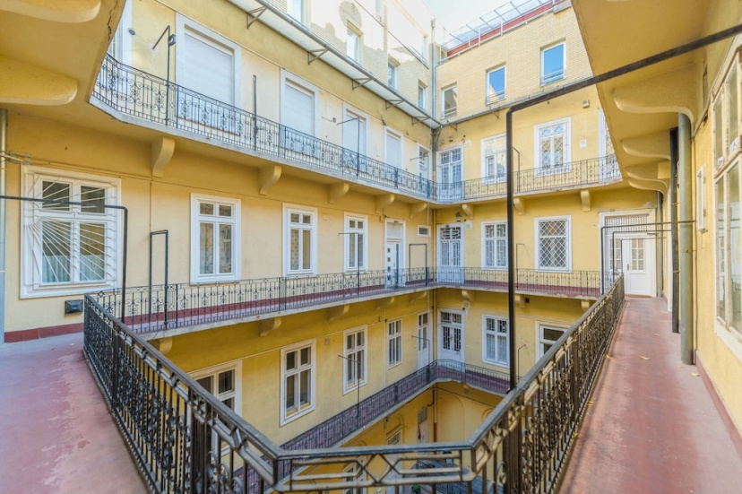Music Academy Bedroom Suite Café Vian Apartman Kft — забронировать отель в Будапеште