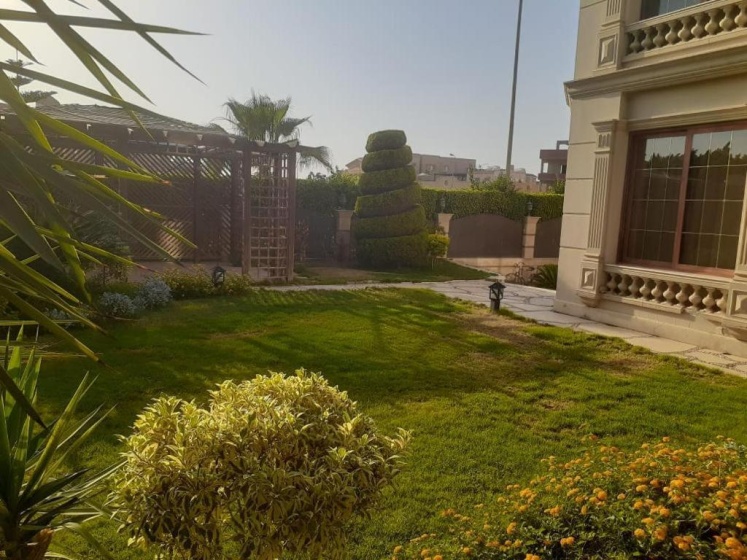Super luxurious villa with large landscape areas — забронировать отель в Каире