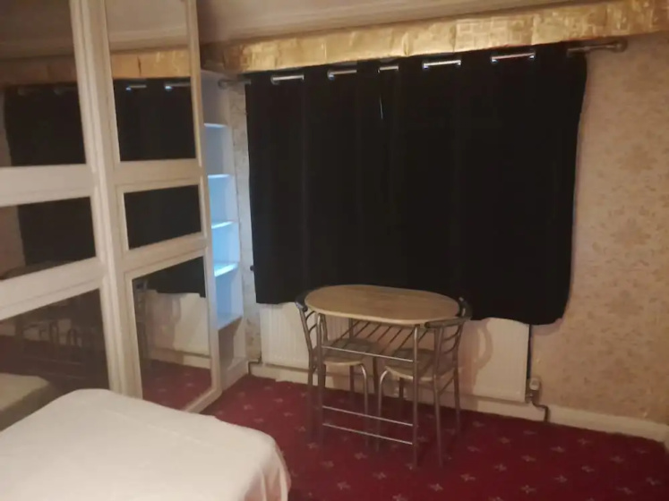 Lovely 1-bed Studio in London — забронировать отель в Лондоне