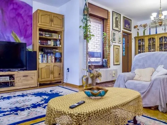 105 m2 Apartment in a Diplomatic Area — отель с удобствами в Белграде