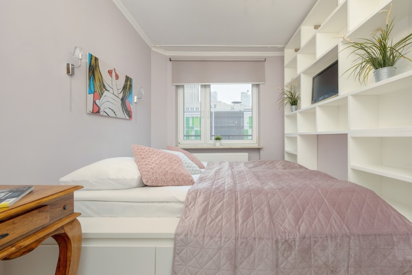 Central Warsaw Apartment by Renters — забронировать отель в Варшаве