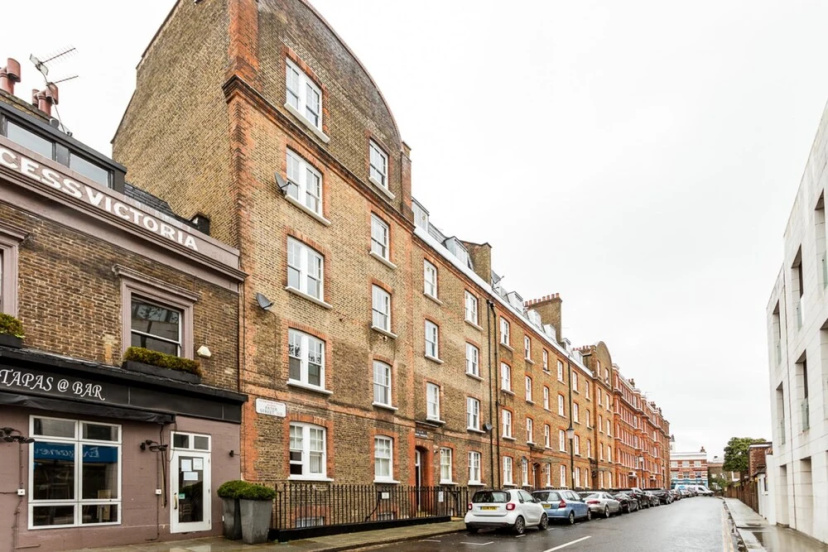 Bright Warwick Chambers Apartment — отель с удобным расположением в Лондоне