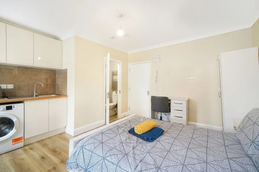Central London Chic Apartment - York Street Gem — отель с удобным расположением в Лондоне