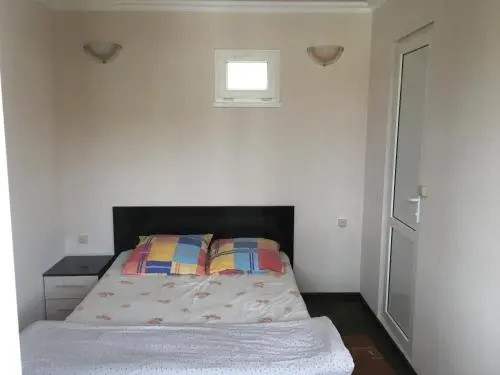 Guest House on Kalinina 14 — забронировать отель в Сириусе