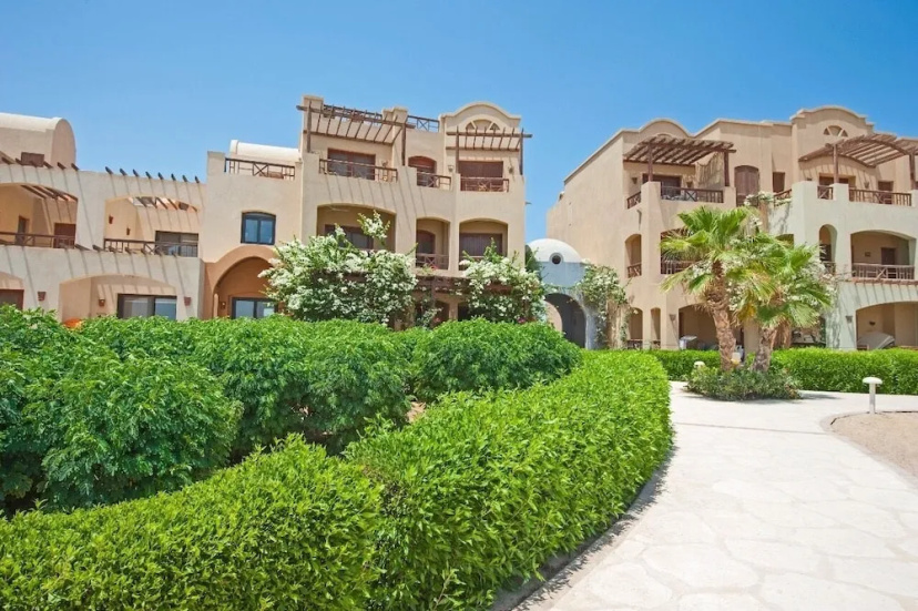 Цены на Apartment Overlooking Pool & Lagoon в эле