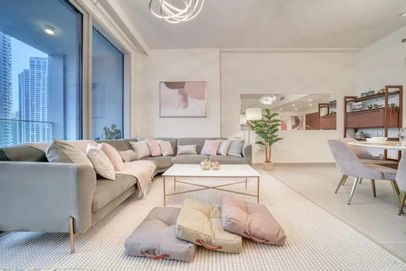 City Living at Its Best Near Burj Khalifa — забронировать отель в Дубае